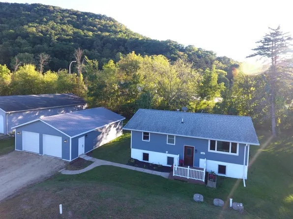 1420 River St, Dakota, MN 55925