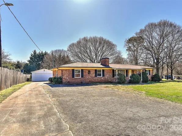 1356 Ford Dr, Lowell, NC 28098