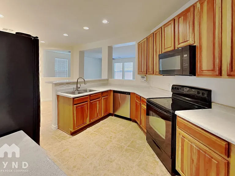 7056 S Greeneyes Ln — Photo 6