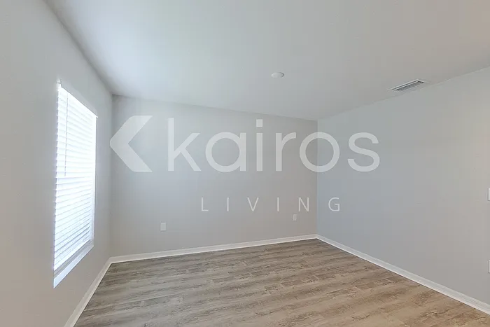 4 bed, 2.5 bath, 2054 sqft, $2,395 — Photo 2