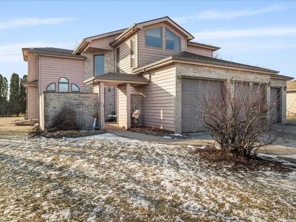 200 E Webb St, Sandwich, IL 60548