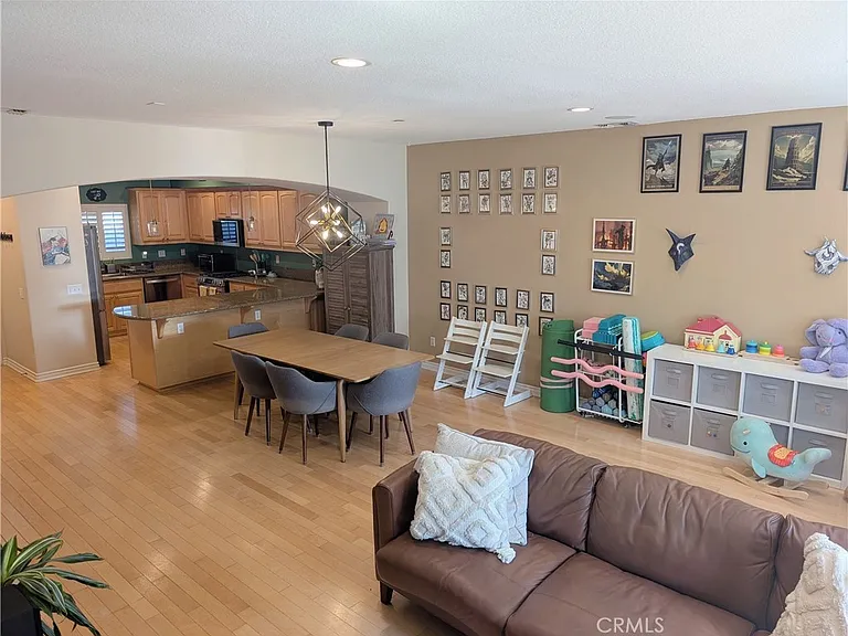328 E Imperial Ave #6 — Photo 3