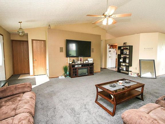 4th image of 1882 Winding Hollow Dr