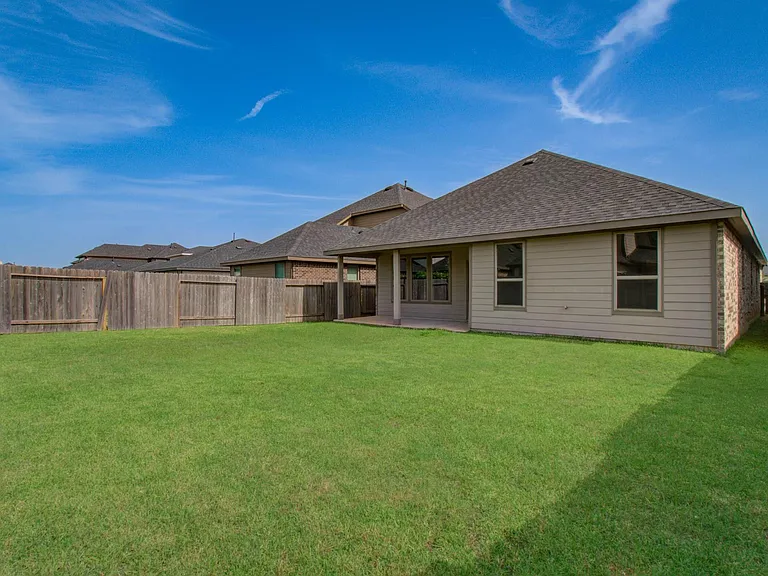 28511 Eli Eagle St — Photo 32