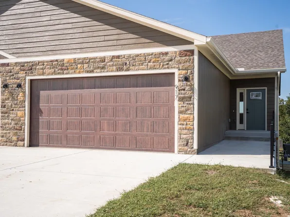 917 Eagle Ridge Dr, Baldwin City, KS 66006