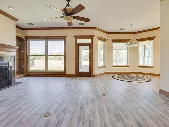 3rd image of 16021 Traditions Blvd