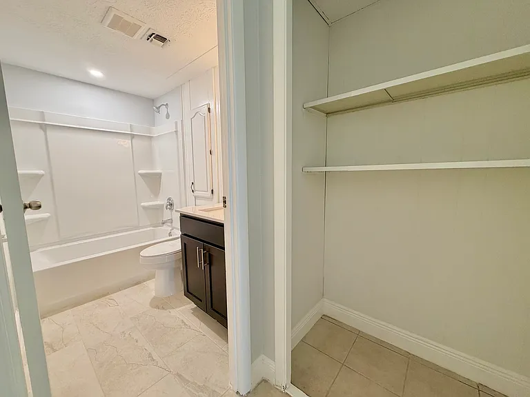701 E Magnolia St #B — Photo 6