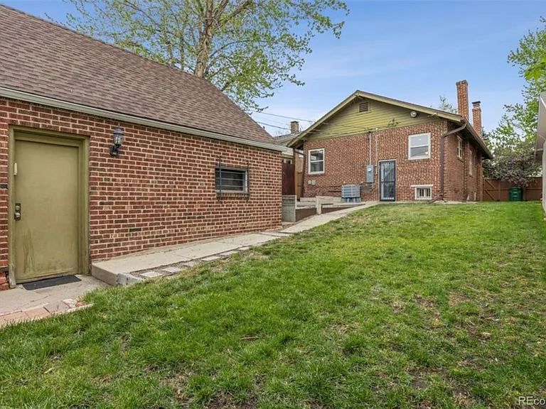 2641 N Clayton St — Photo 23