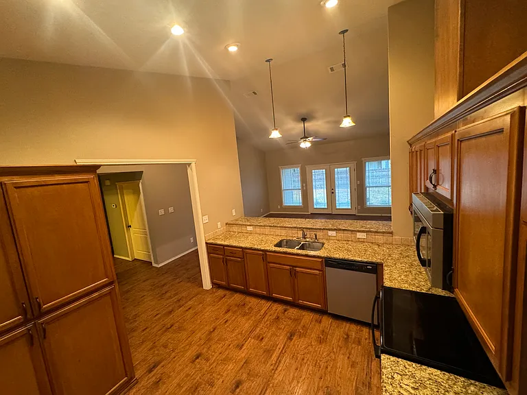1613 Kimrey Ln — Photo 4