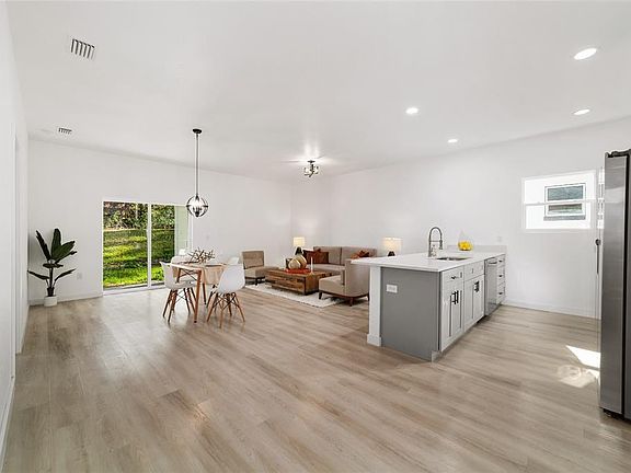 4th image of 6915 SE 23rd Ave