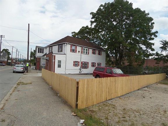 2nd image of 636 Hartford Ave