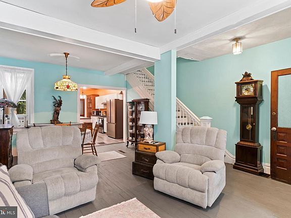5th image of 23 E Louther St