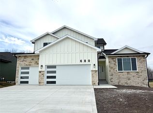 680 NW Georgetown Dr, Waukee, IA 50263