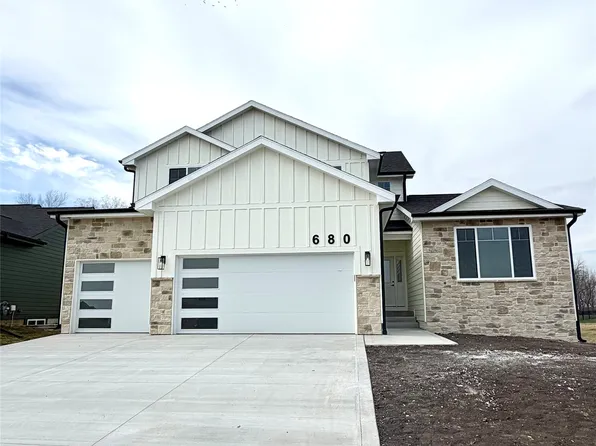 680 NW Georgetown Dr, Waukee, IA 50263