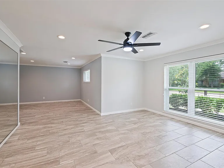 4034 Shady Springs Dr — Photo 8