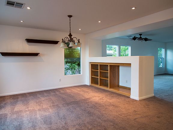 4th image of 544 Caribbean Palm Dr