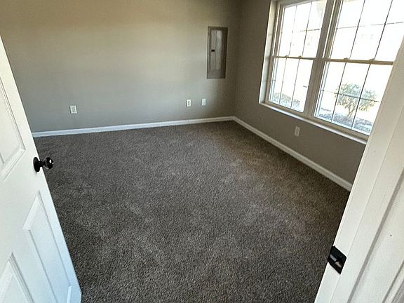 4th image of 1136 Rosella Dr
