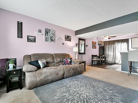 4th image of 4953 Stoneybrook Blvd