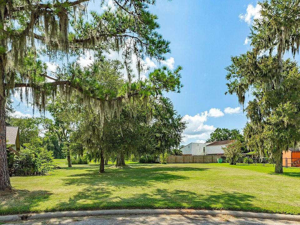 1st image of 13 Seminole Ln