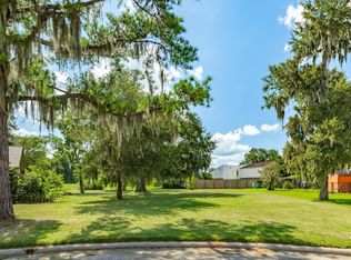 13 Seminole Ln, West Columbia, TX 77486