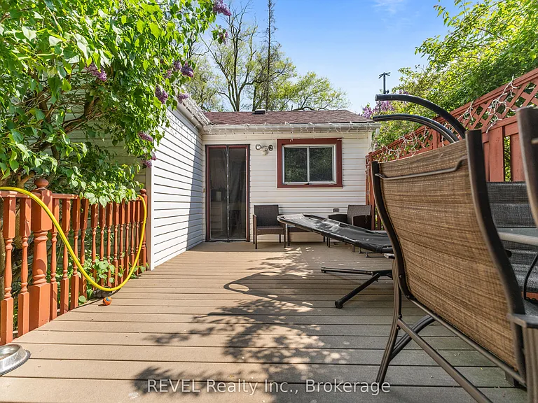 7962 Booth St — Photo 27