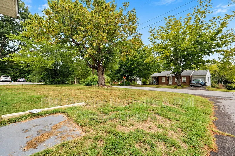 2 bed, 1.5 bath, $1,225 — Photo 4
