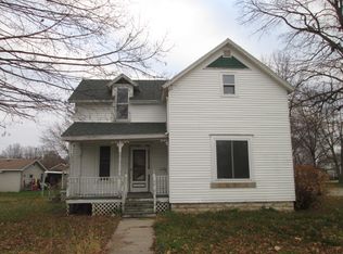 718 S 5th St, Osage, IA 50461