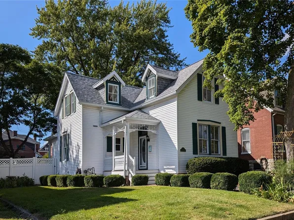 321 N Benton Ave, Saint Charles, MO 63301