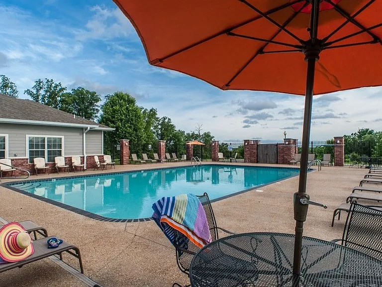 Foothills Apartments — Photo 9