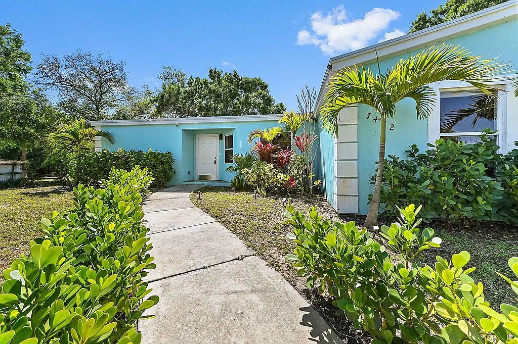 3 bed, 1906 sqft, $3,300 — Photo 1