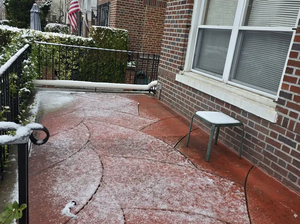 21-62 24th Street image 1 of 26