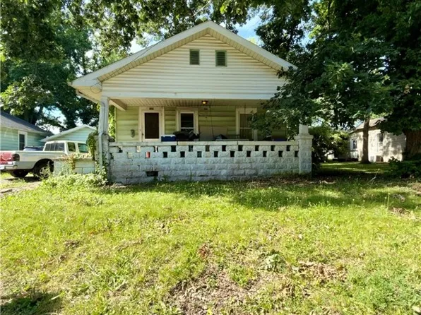 124 Polk Ave, Charleston, IL 61920