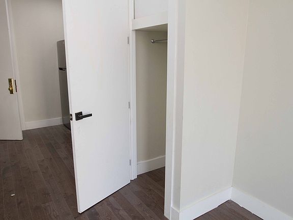 5th image of 1142 Lafayette Ave #545