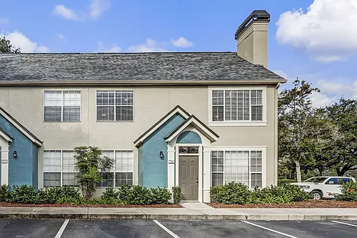 13700 Richmond Park Dr N Photo 1