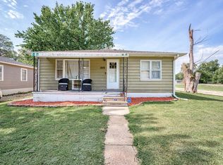 1019 W State St, Salina, KS 67401