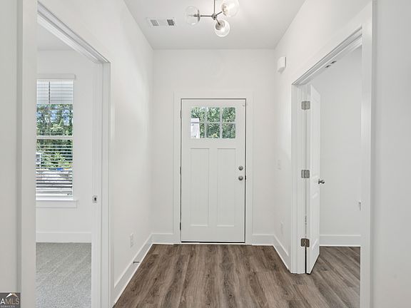 3rd image of 3135 Stonegate Dr