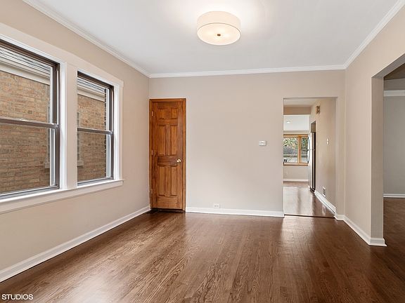 3rd image of 5308 N Oak Park Ave