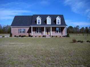 1947 Teesdale Dr, Hope Mills, NC 28348