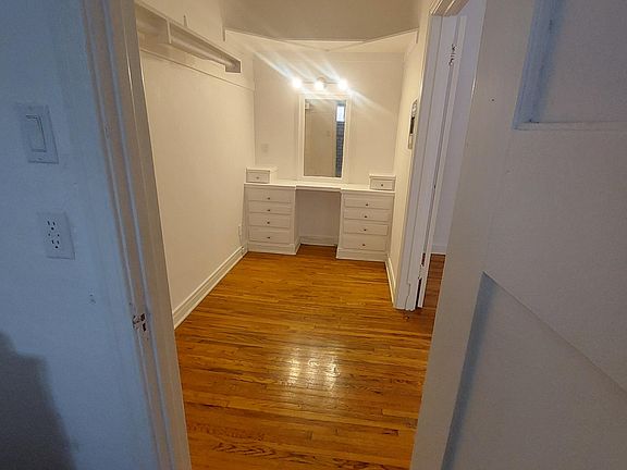 5th image of 329 S Cloverdale Ave APT 18