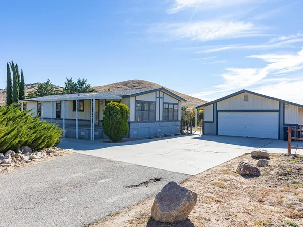 1350 Arabian Dr, Tehachapi, CA 93561