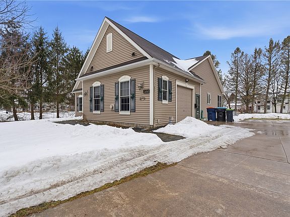 2nd image of 763 Maple Dr