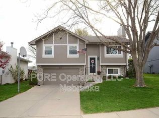 8005 S 152nd St, Omaha, NE 68138