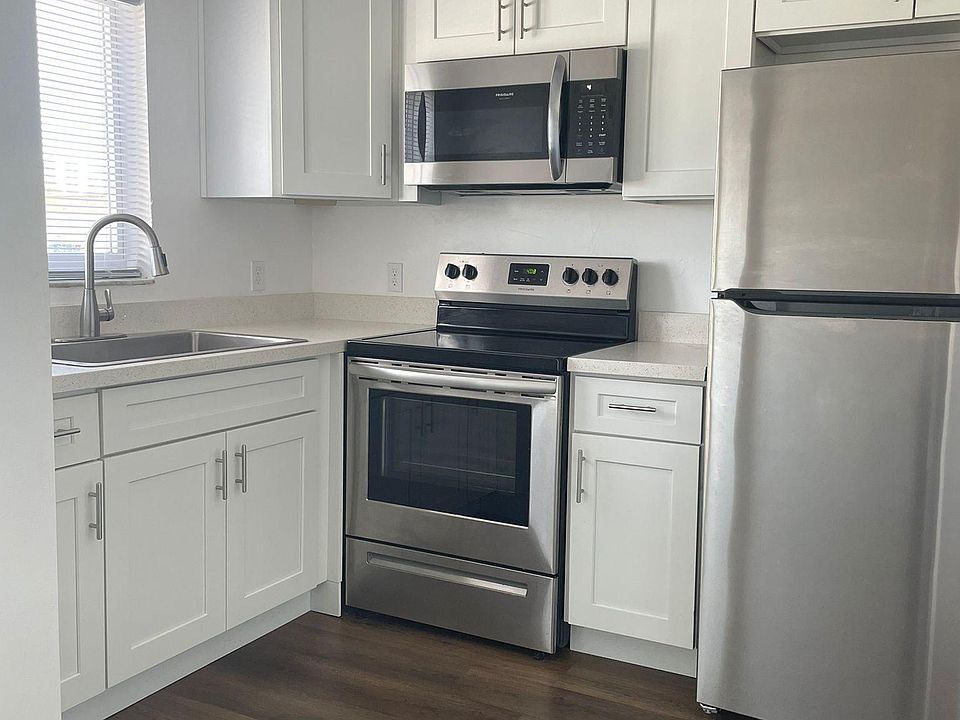 2nd image of 1120 SW 5th St #404