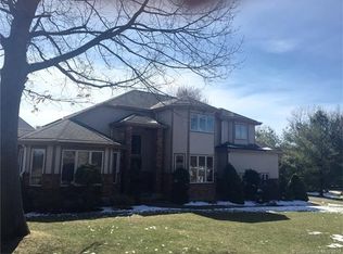 8 Cedar Wood Dr, Wethersfield, CT 06109