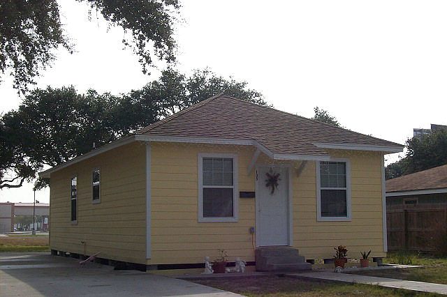 1st image of 838 W Matlock Ave
