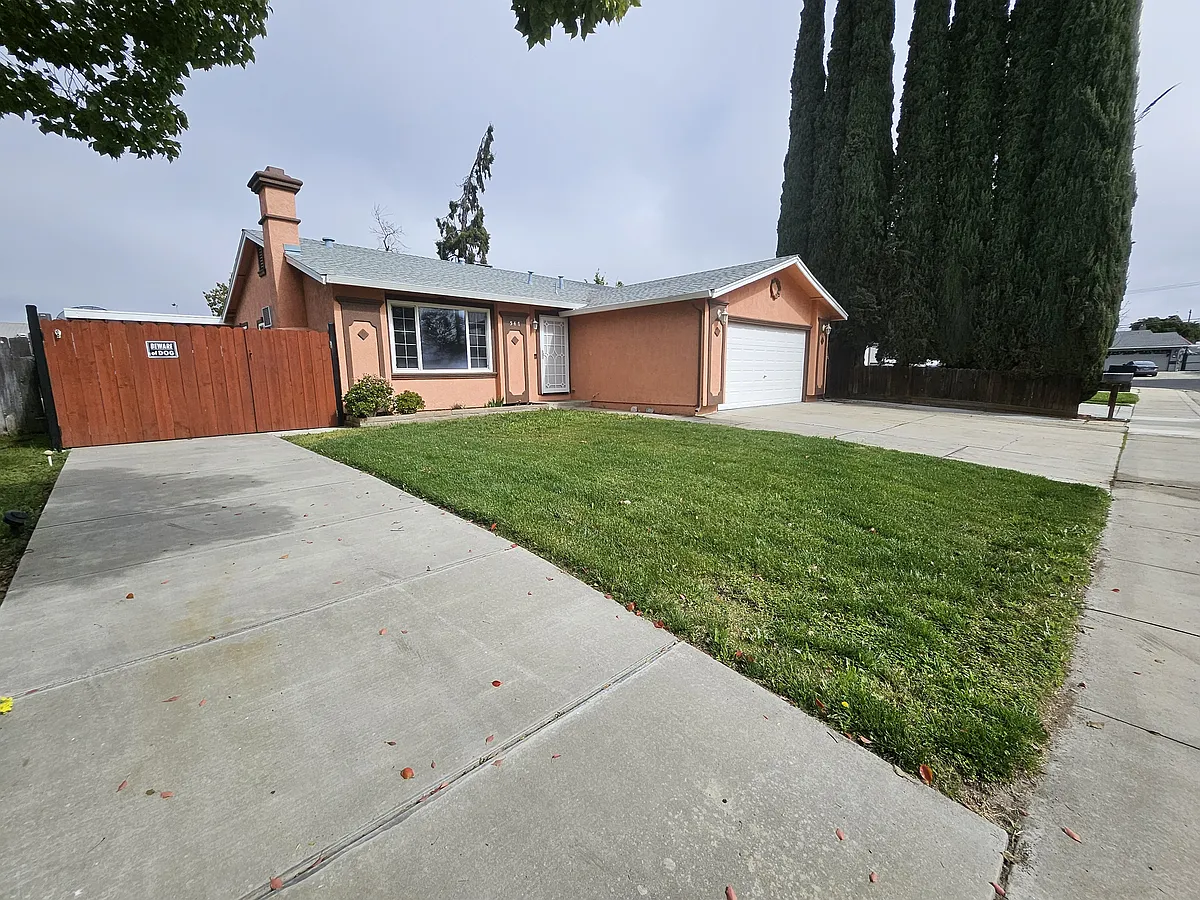Building Photo - 547 San Gabriel Ct