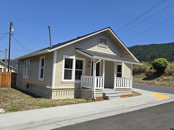 2nd image of 820 8th St