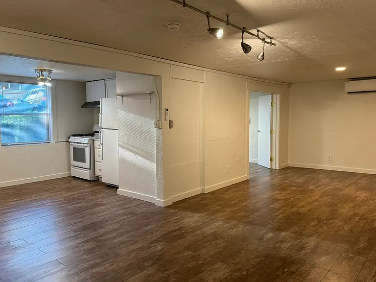 68 NE Stanton St #1K — Photo 13