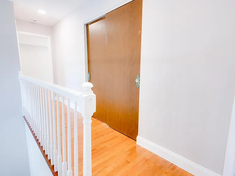 327 Royal Village Dr — Photo 32