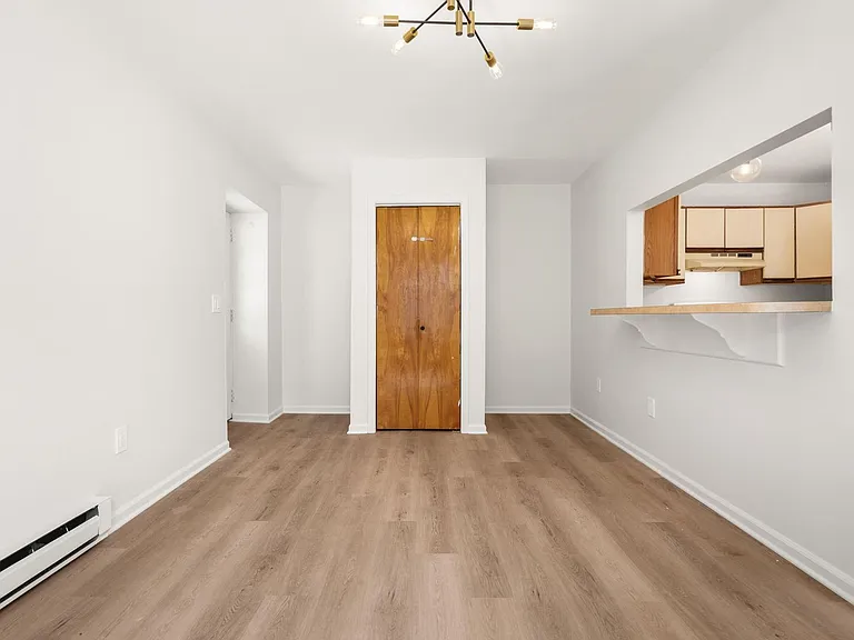 31 Railroad St #10 — Photo 4